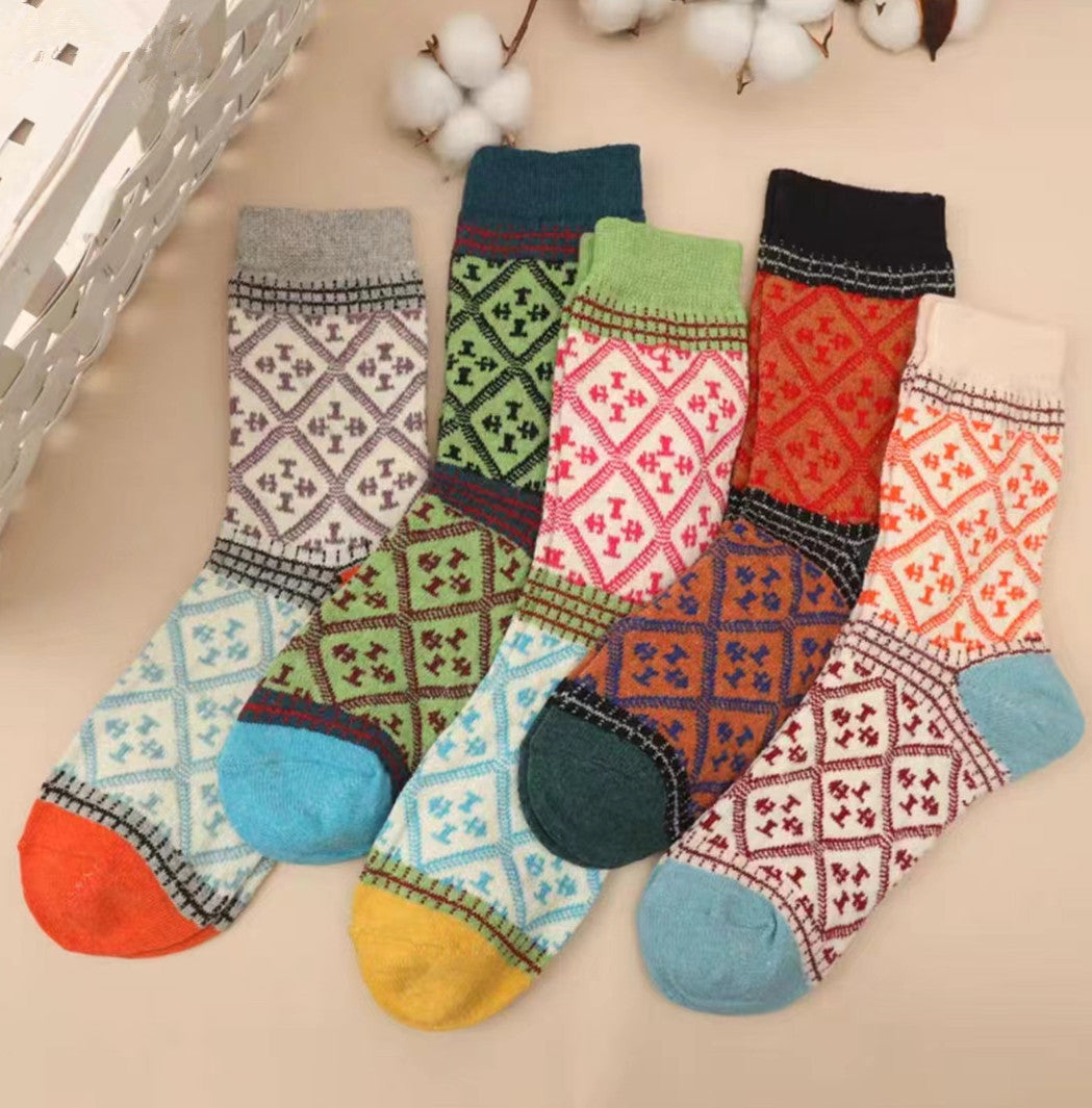 5 Pairs Womens Vintage Cozy Crew Socks Soft Cute Neutral Cotton Socks Exquisite Patterns Socks Gift